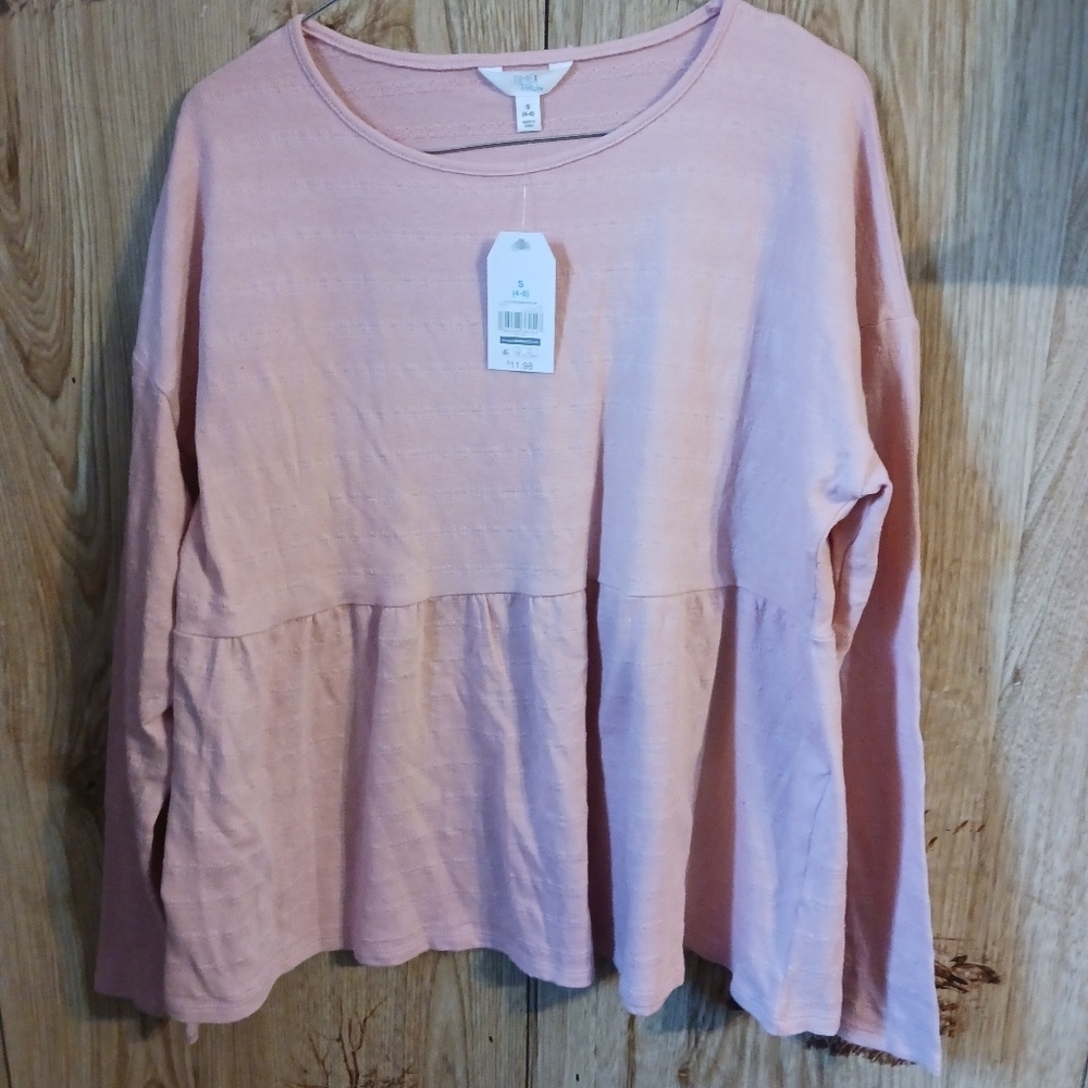 Nwt Time and True Long Sleeve Peplum Scoop Kneck Top